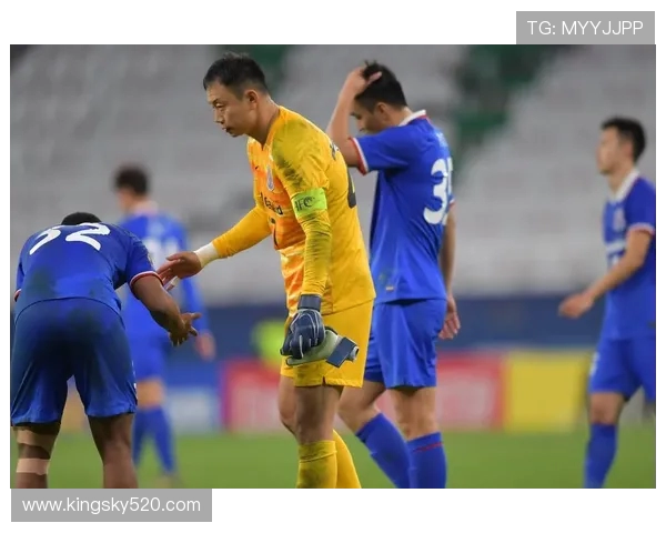 北京国安与上海申花激战正酣 双方全力争夺中超冠军宝座 北京国安与上海申花激战正酣 双方全力争夺中超冠军宝座