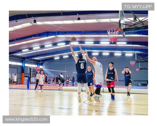 以篮球为纽带探索团队协作与青春拼搏精神的深层力量 以篮球为纽带探索团队协作与青春拼搏精神的深层力量