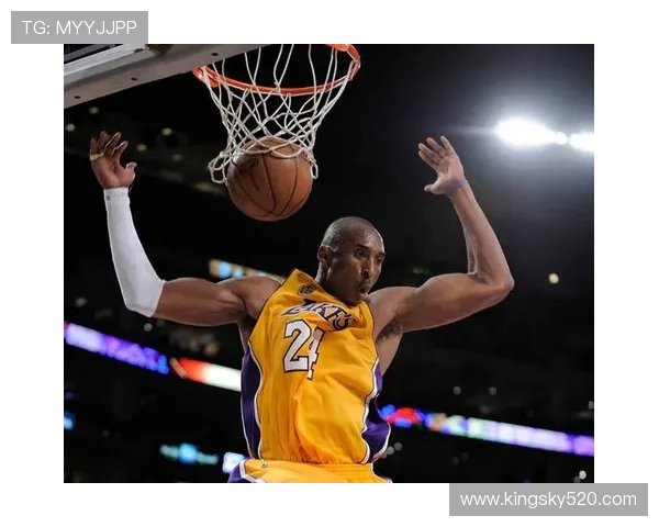 篮球巨星成长历程与辉煌成就深度揭秘荣耀背后的坚持与汗水故事