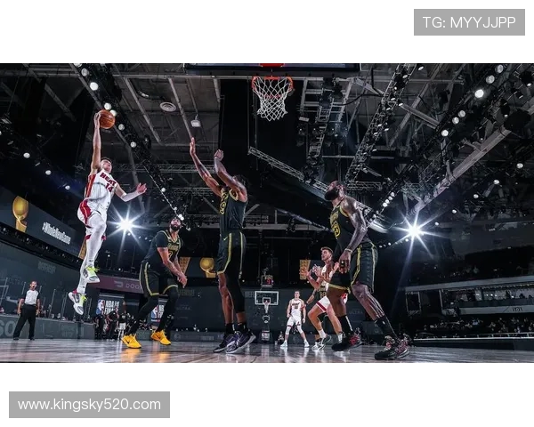 热火鏖战尼克斯再燃宿敌恩怨巅峰对决谁能笑到最后