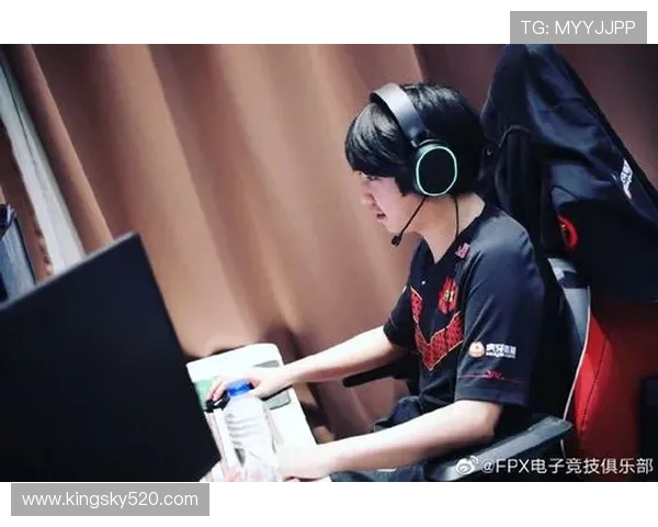 FPX战队在青年赛积分榜中以65分稳居第一位置展现强劲实力