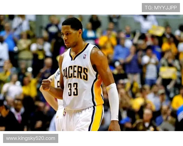 卡梅隆约翰逊的崛起之路：从大学球场到NBA明星的蜕变与挑战