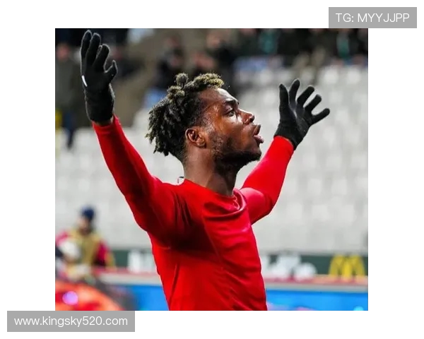 哈兰德:天才前锋如何改变现代足球的格局与未来发展